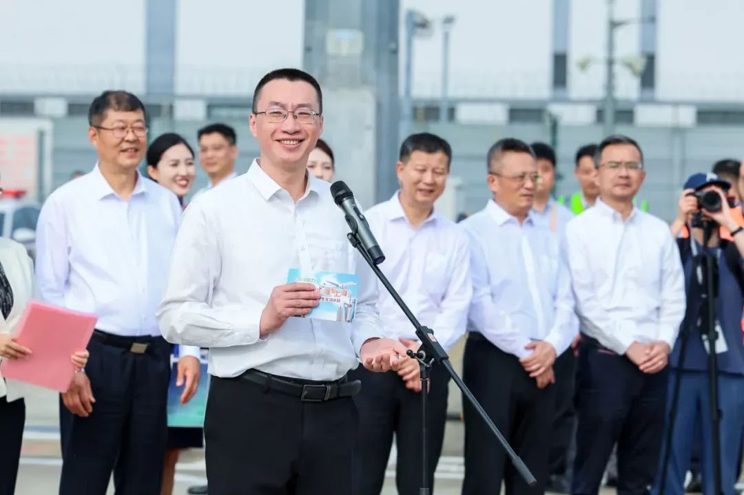 【實習啓動！C919國產大飛機首次跨境商業飛行，香港青年學生首批由港“飛”滬】